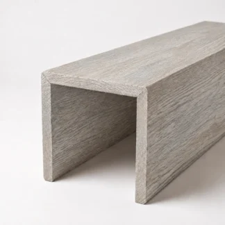 Obudowa belki korytko Pearl White Oak z litego dębu, szczotkowane, naroża gerowane, producent A8P