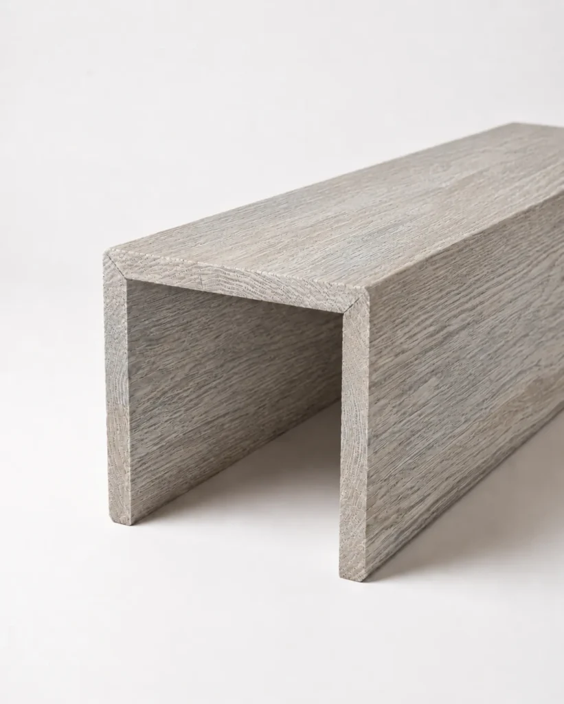 Obudowa belki korytko Pearl White Oak z litego dębu, szczotkowane, naroża gerowane, producent A8P
